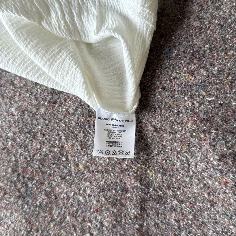 NWT Brandy Melville White Ruffled Smocked Blouse (XS) - Picture 5 of 6